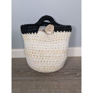 Ruby Topaz Designs Handmade Two-Tone Chunky Crochet Basket Bag Cream Black NWT